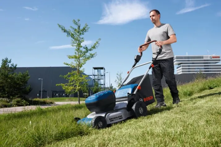 Bosch plæneklipper 18V, uden batteri