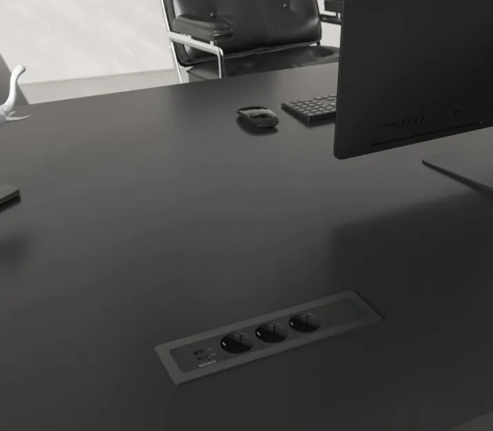 Deltaco indbygget stikkontakt, 3 stik, A+C USB-oplader, sort