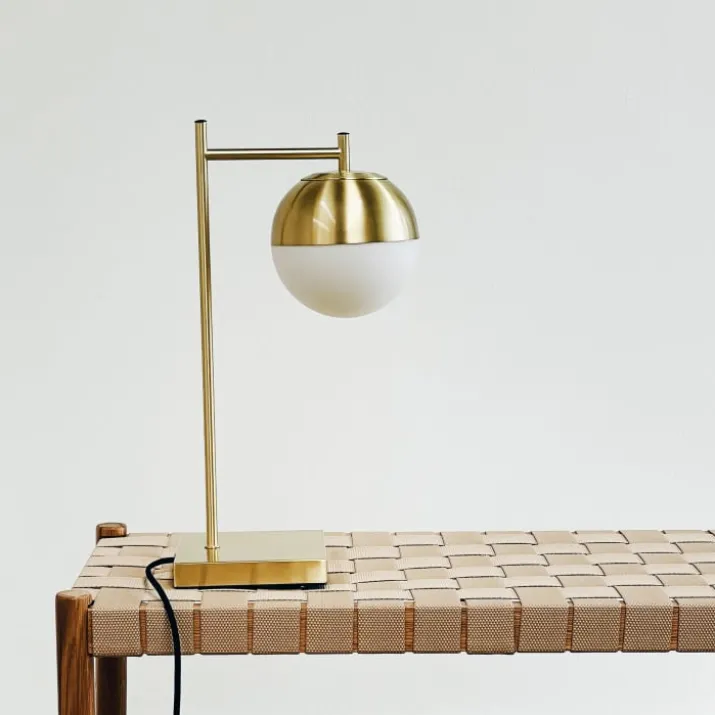 Dyberg Larsen Caen bordlampe