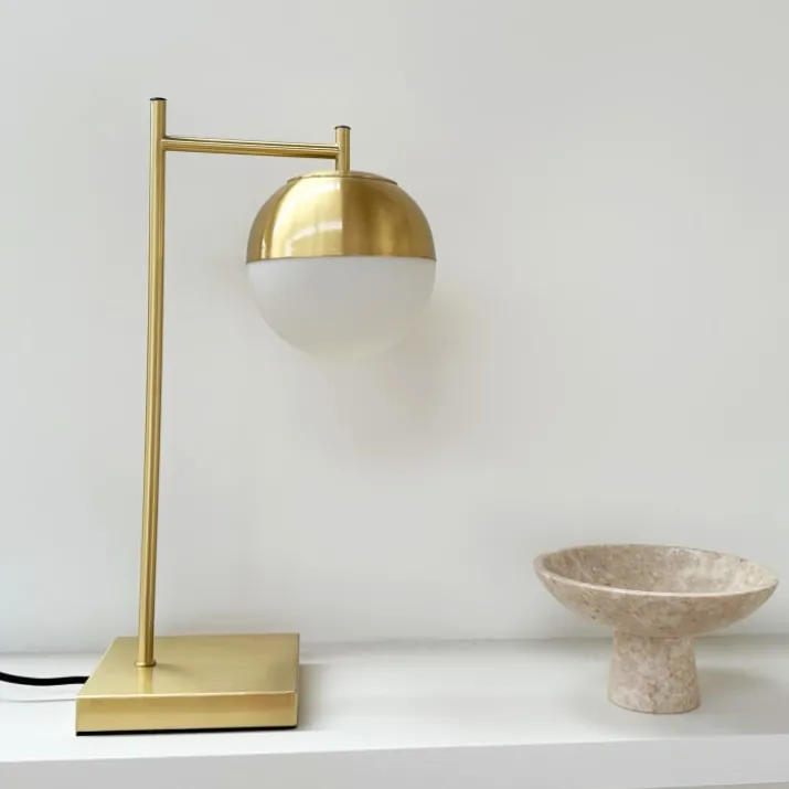 Dyberg Larsen Caen bordlampe