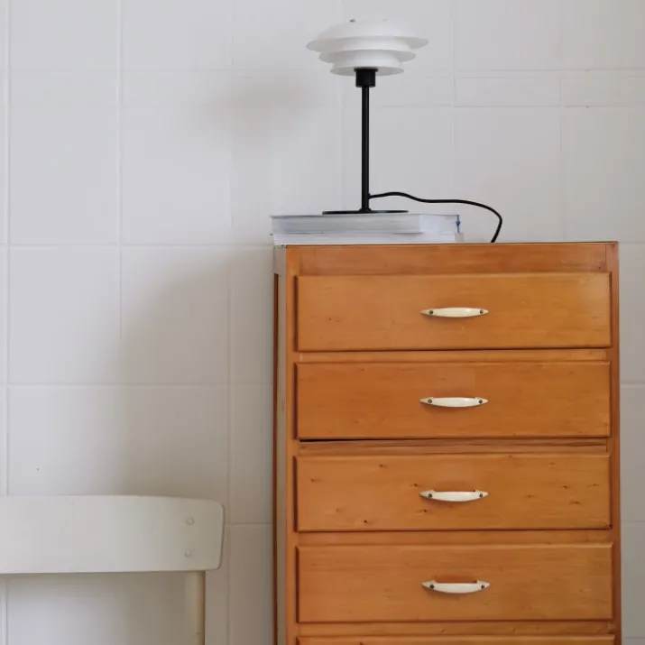 Dyberg Larsen DL20 bordlampe, sort/opal