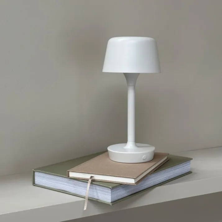 Dyberg Larsen Flow genopladelig bordlampe, beige