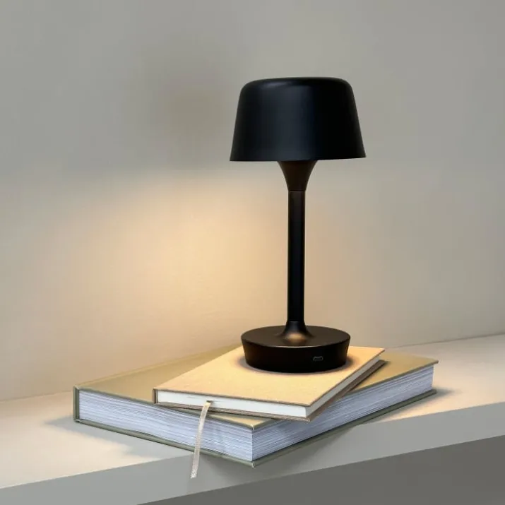 Dyberg Larsen Flow genopladelig bordlampe, sort