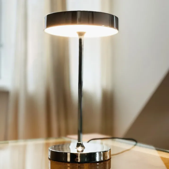 Dyberg Larsen Starlight bordlampe, krom