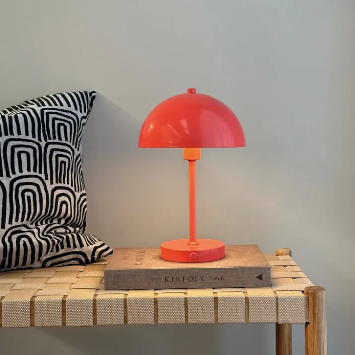 Dyberg Larsen Stockholm genopladelig bordlampe, rød