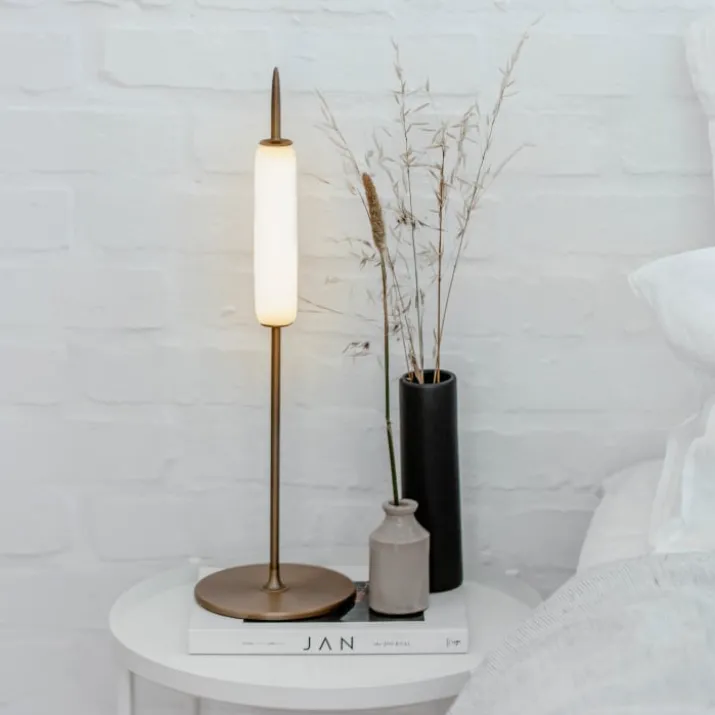 Ekta Living Dunhammer bordlampe, mørk messing