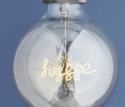 Halo Design Colors Hygge E27 globepære, 3-trins dæmp, 4W