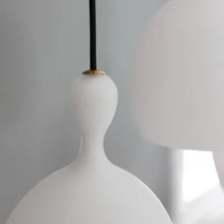 Halo Design Dueodde pendel, opal/glas, Ø24 cm