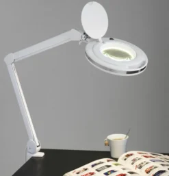 Halo Design Magni Light Lup klemmelampe
