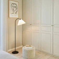 Halo Design Medina gulvlampe, sort