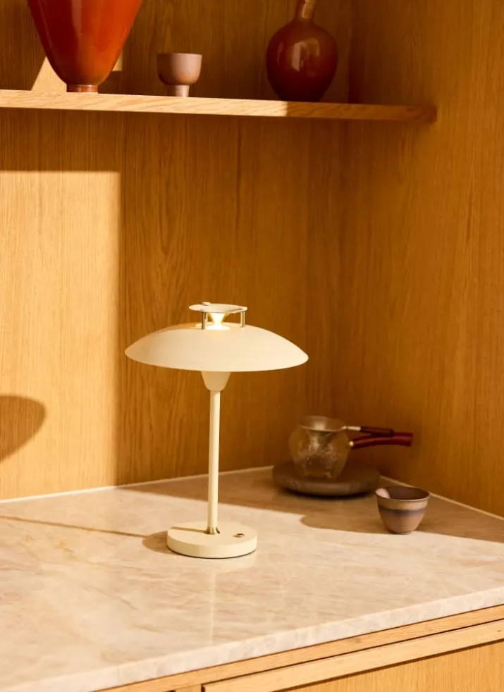 Halo Design Stepp 1-2-3 genopladelig bordlampe, beige