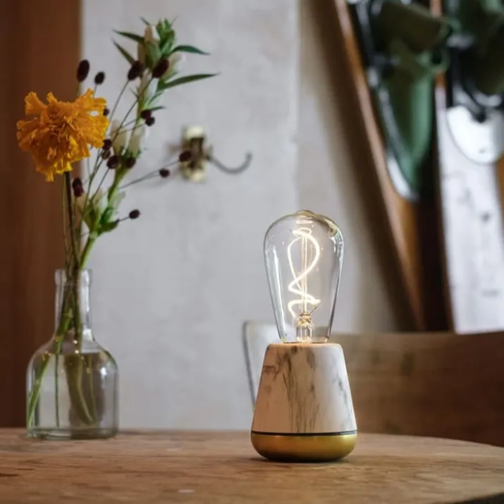 Humble One Smart genopladelig bordlampe, hvid marmor