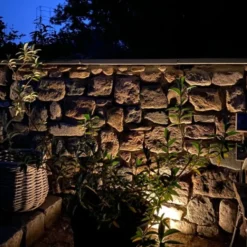 Light By Juhl pigsten med Cosmos spot, sort