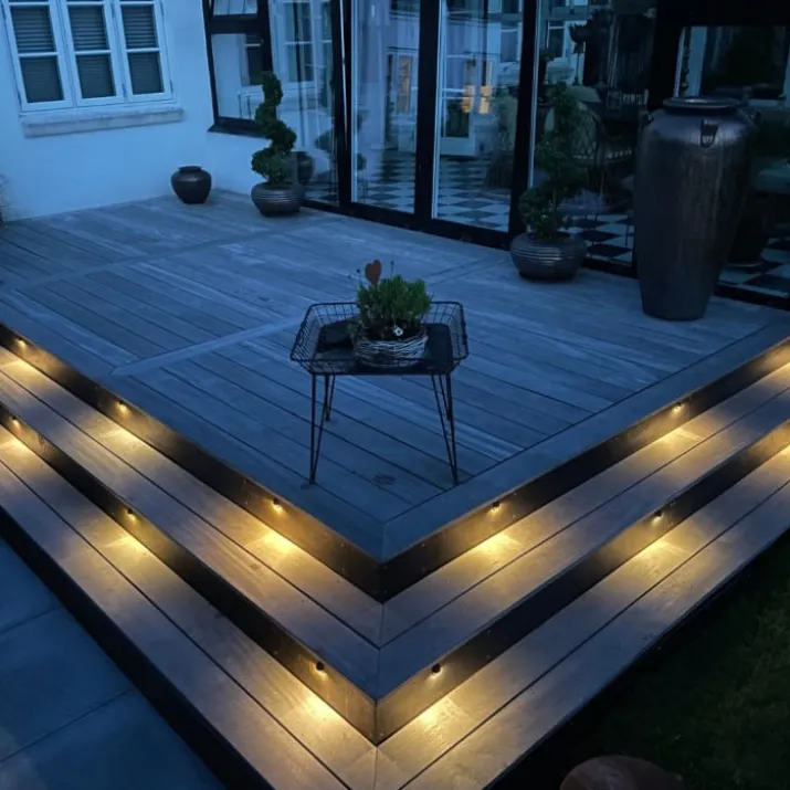 Light By Juhl Saga trappespot til indbygning, messing