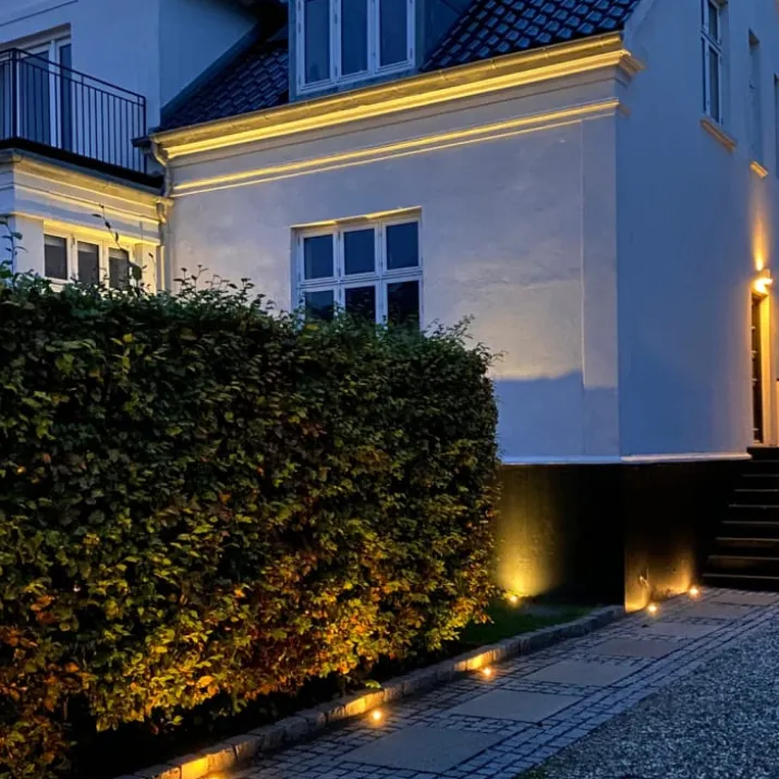 Light By Juul Chaussesten med Cosmos spot, earl grey