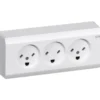 LK Opus 66 triple udvendig EDB stikkontakt med jord, 2,5 modul, hvid