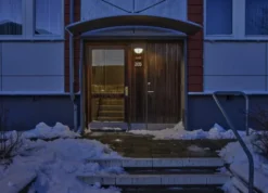 Louis Poulsen skotlampe, 3000K, halvskærmet, opal grå