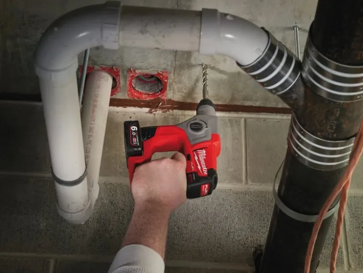 Milwaukee M12 Powerpack boremaskinesæt, m. batterier og lader