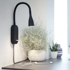Nielsen Light Eye væglampe med USB, sort