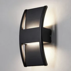 Nielsen Light Lærk udendørs væglampe, sort
