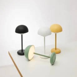Nielsen Light Toscana genopladelig bordlampe, hvid