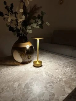 Nordic Light Skagen genopladelig bordlampe, guld