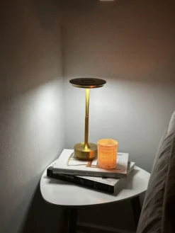 Nordic Light Skagen genopladelig bordlampe, guld