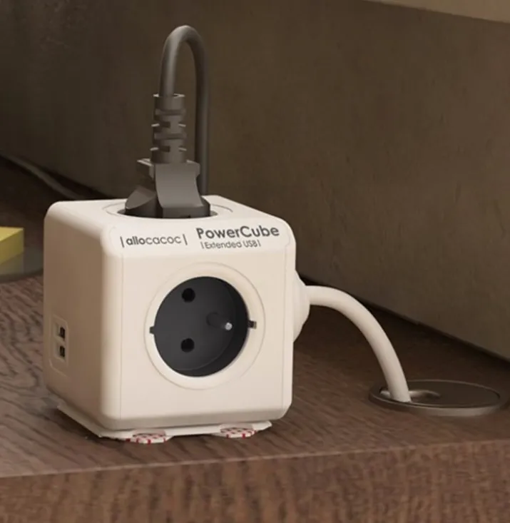 PowerCube stikdåse, schuko, 4 udtag, USB-A