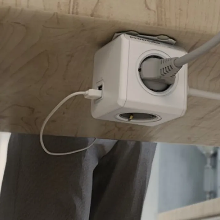 PowerCube stikdåse, schuko, 4 udtag, USB-A