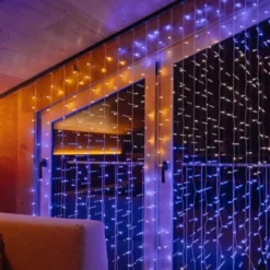 Twinkly udendørs lysgardin, 210 farvede + hvide lys, 1x2,1 meter